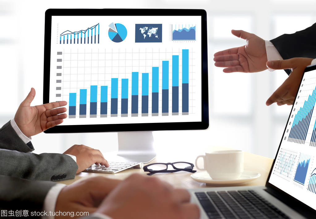 商務信息技術人士工作硬數(shù)據(jù)分析